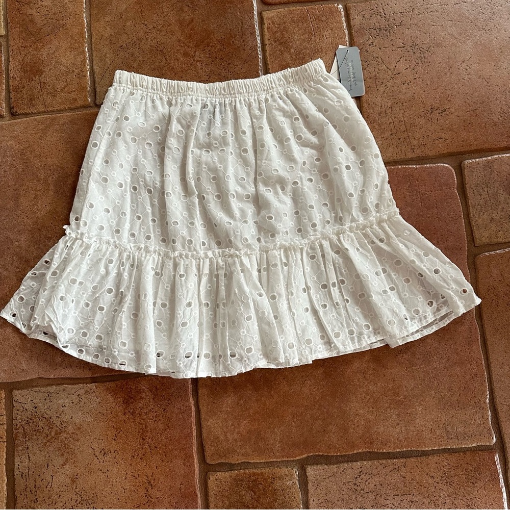 Metrowear White Eyelet Skirt with White Lining Size Large